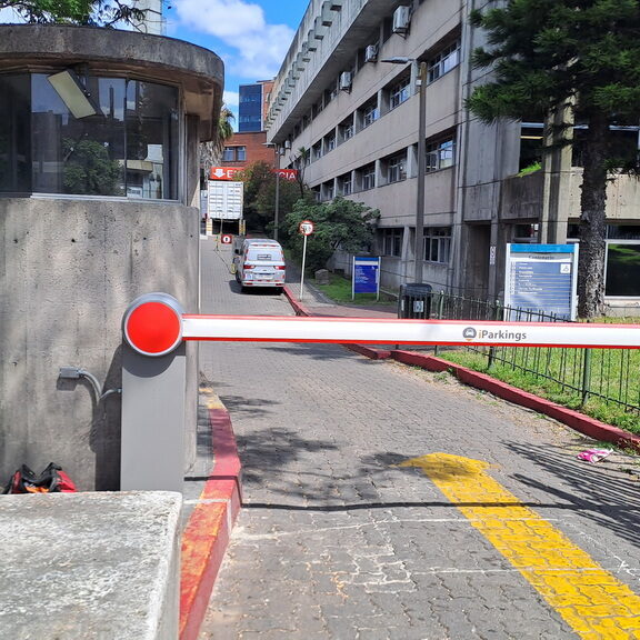 Hospital Militar - Control de acceso iParkings