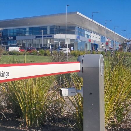 Car One Uruguay - Control de acceso iParkings