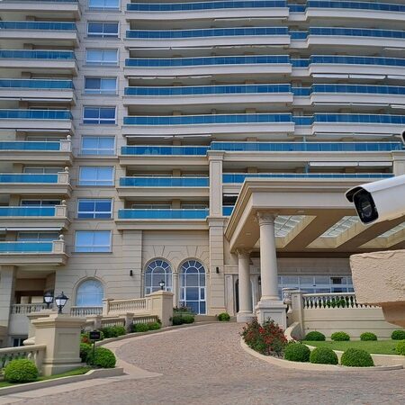 Edificio Le Jardin Punta del Este - Control de acceso iParkings