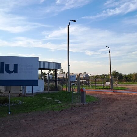 Terminal de Líquidos Uruguay: TLU - Control de acceso iParkings