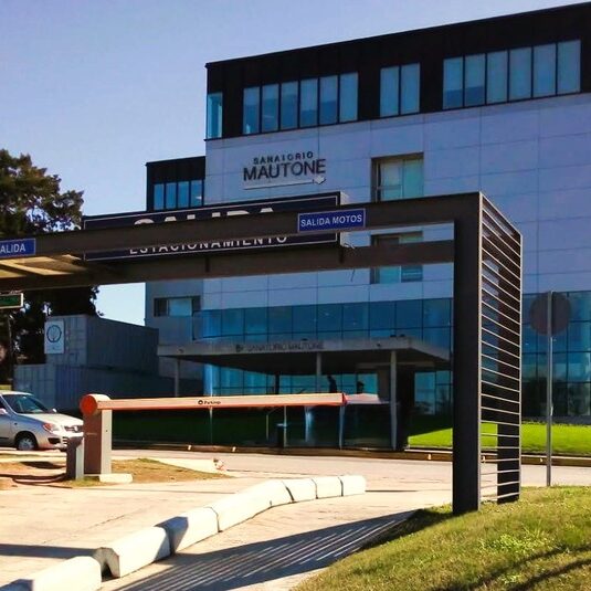 Sanatorio Mautone - Control de acceso iParkings