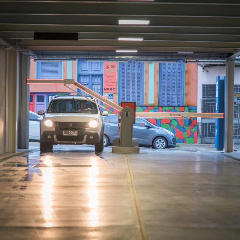 Universidad Católica del Uruguay (Ucu) - Control de acceso iParkings