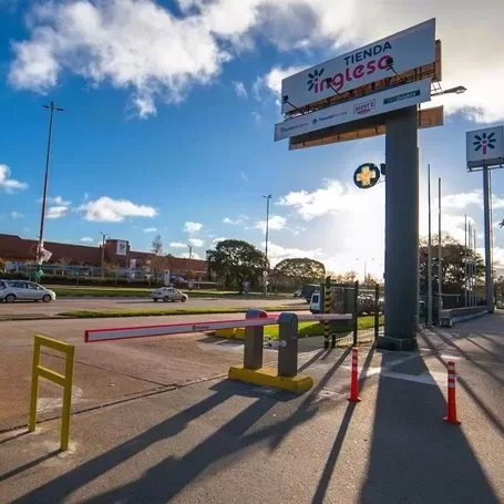 Supermercado Tienda Inglesa Central - Control de acceso iParkings