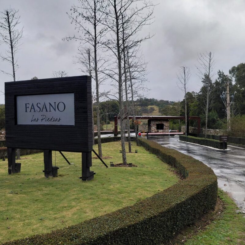 Fasano Las Piedras - Control de acceso iParkings