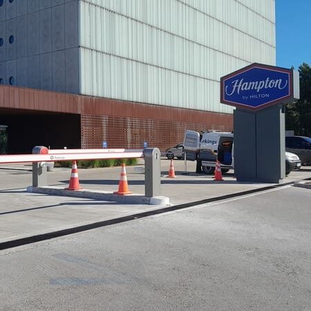 Hilton Avenida de las Américas - Control de acceso iParkings