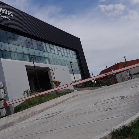 Laboratorio Tecnológico del Uruguay (Latu) Edificio Nuevo - Control de acceso iParkings