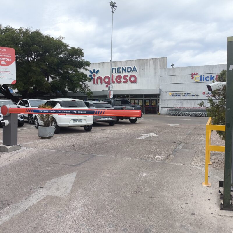 Tienda Inglesa Sucursal Lagomar - Control de acceso iParkings