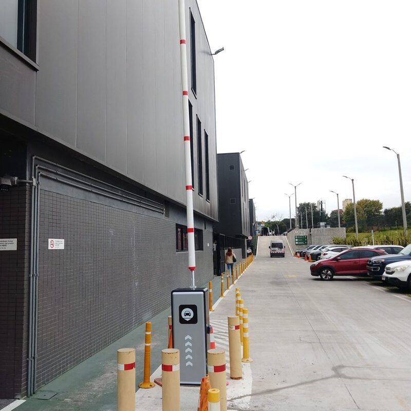 Control de acceso vehicular en Banco de Seguros del Estado BSE