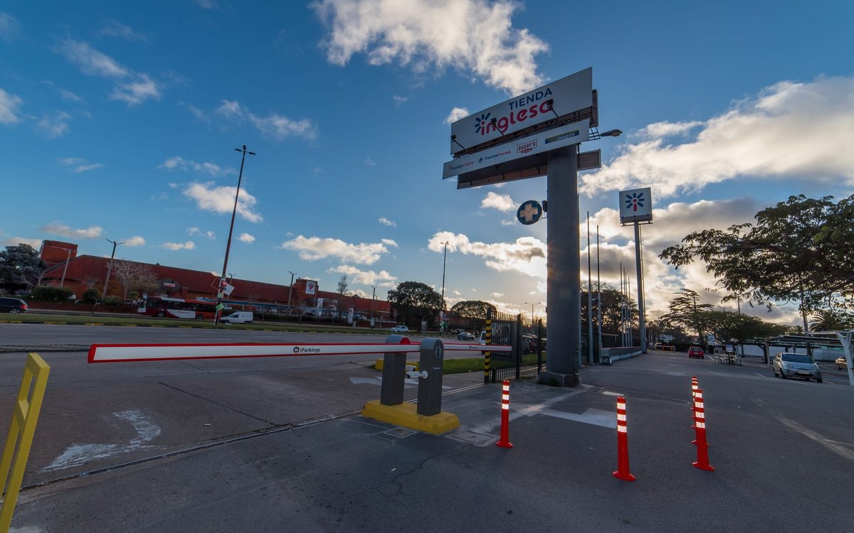 Tienda Inglesa (Red de Sucursales) - Control de acceso iParkings