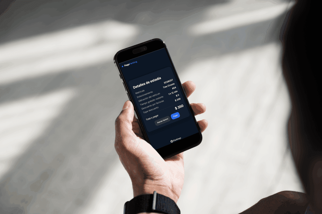 Aplicación PagoParking en teléfono móvil